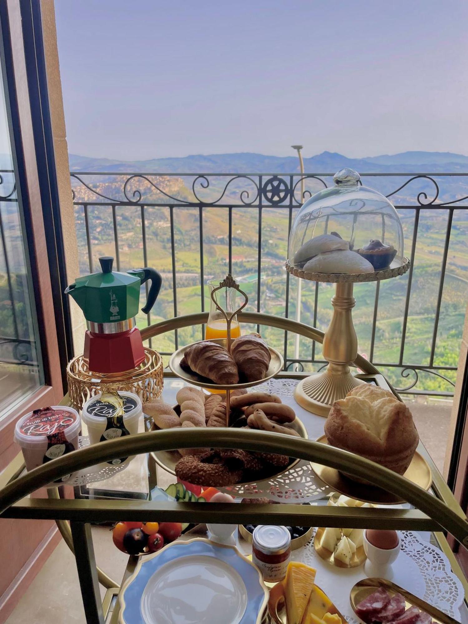 Dimora Del Duomo Hotel Enna Buitenkant foto
